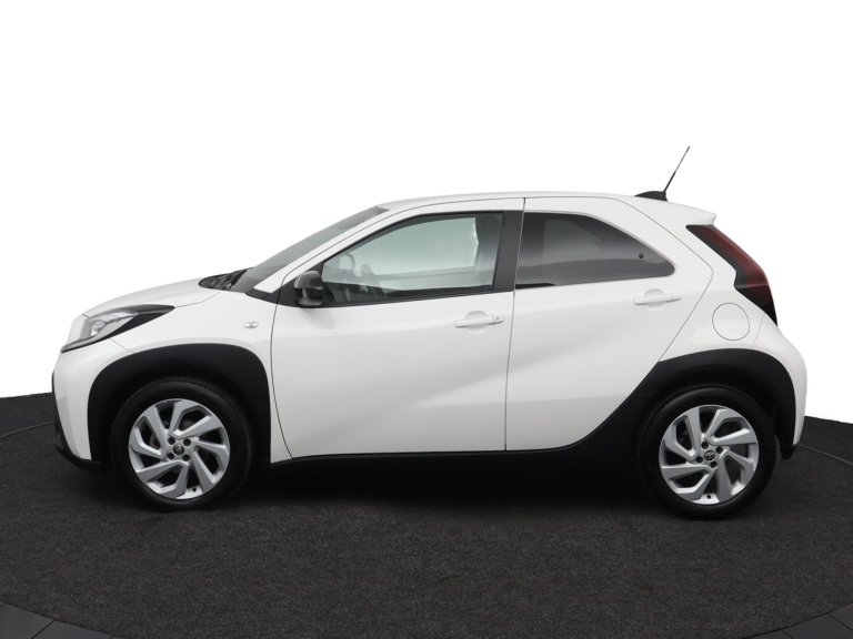 Toyota Aygo X - 1.0 VVT-i S-CVT Automaat First 3