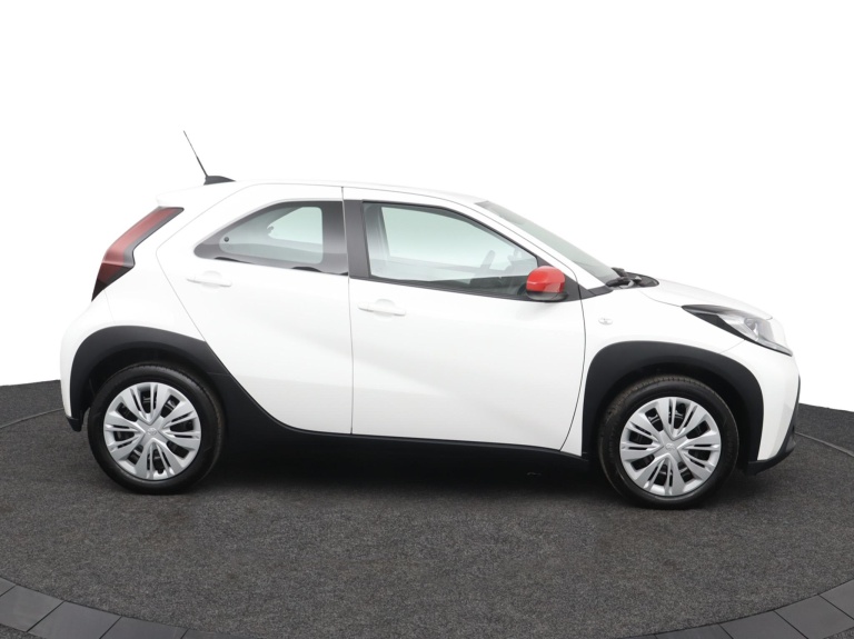 Toyota Aygo X - 1.0 VVT-i MT Play 12