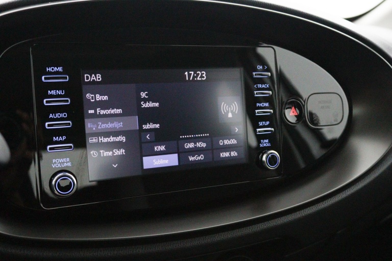 Toyota Aygo X - 1.0 VVT-i MT Play 38