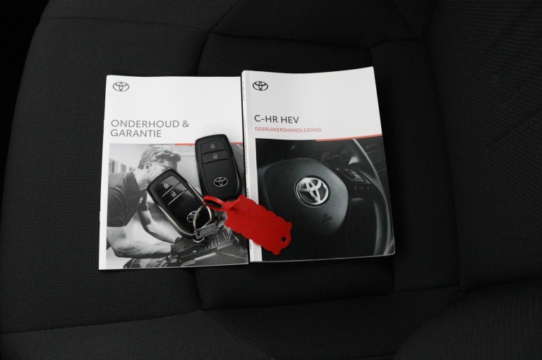 Toyota C-HR - 1.8 Hybrid 140 Dynamic 8