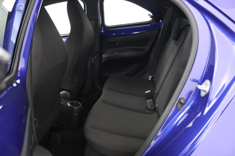 Toyota Aygo X - 1.0 VVT-i MT Play 18