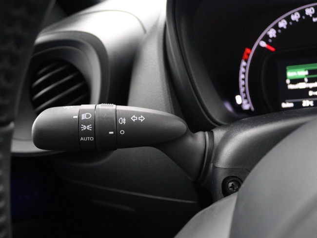 Toyota Aygo X - 1.0 VVT-i MT Play