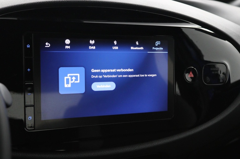 Toyota Aygo X - 1.0 VVT-i MT Play 38