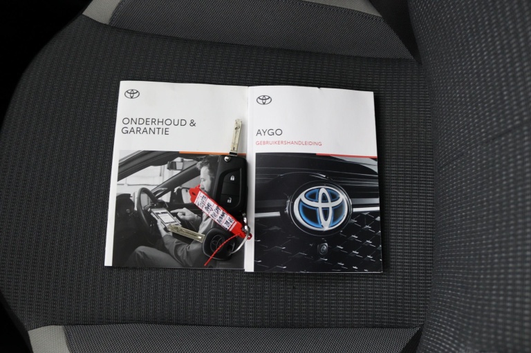Toyota Aygo - 1.0 VVT-i x-play 11