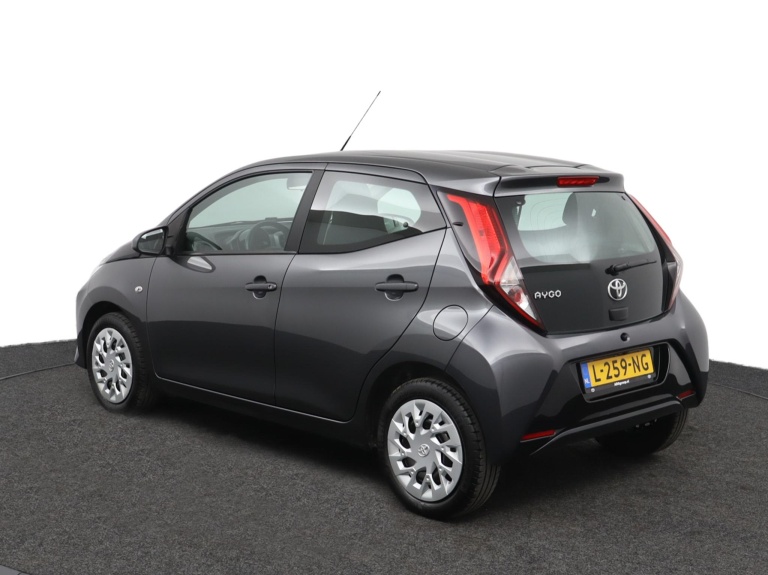 Toyota Aygo - 1.0 VVT-i x-play 12