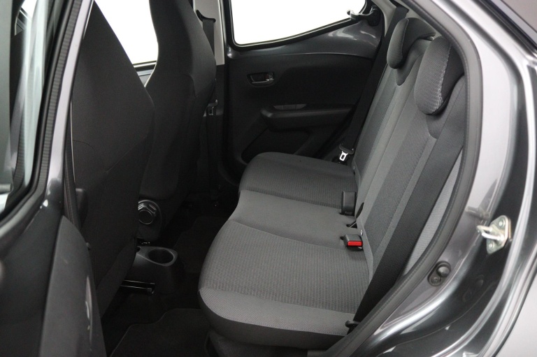Toyota Aygo - 1.0 VVT-i x-play 18