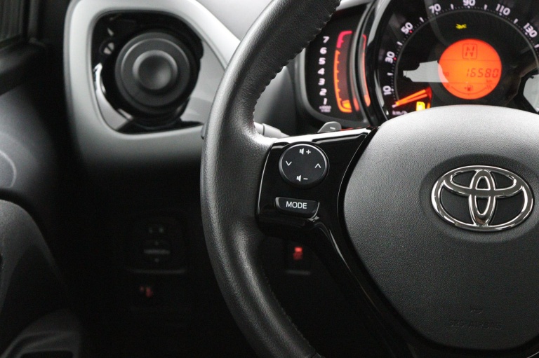 Toyota Aygo - 1.0 VVT-i x-play 19