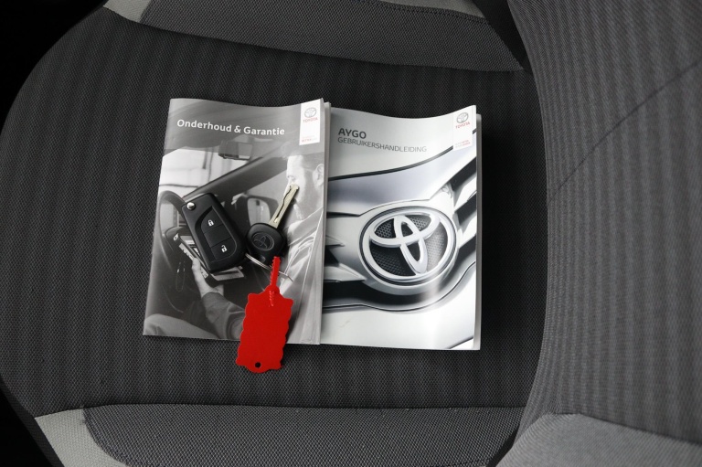 Toyota Aygo - 1.0 VVT-i x-joy 11