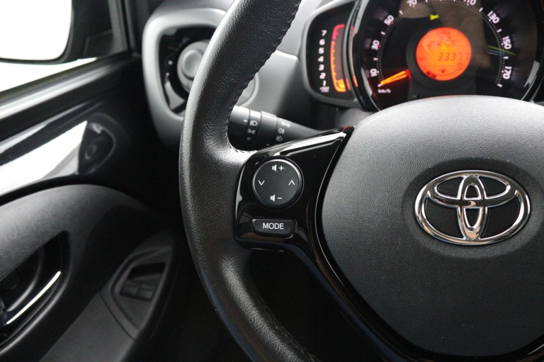 Toyota Aygo - 1.0 VVT-i x-joy 19