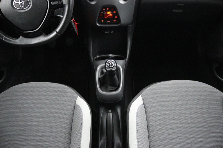 Toyota Aygo - 1.0 VVT-i x-joy 26