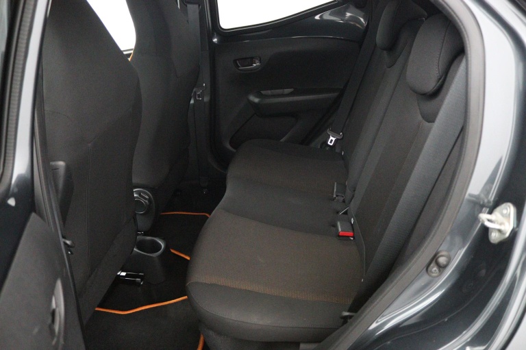 Toyota Aygo - 1.0 VVT-i x-JBL 18