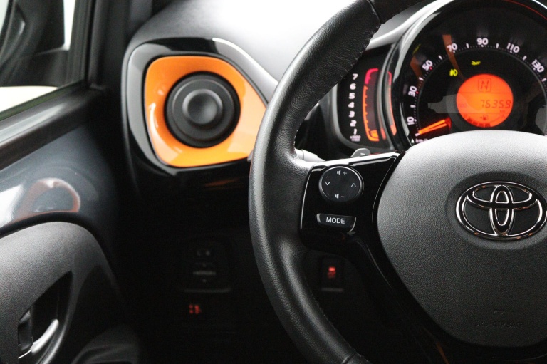 Toyota Aygo - 1.0 VVT-i x-JBL 19