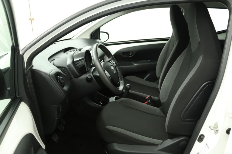 Toyota Aygo - 1.0 VVT-i x-fun 16