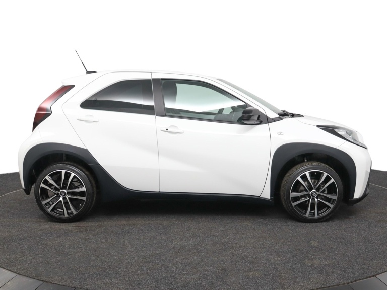 Toyota Aygo X - 1.0 VVT-i S-CVT first 13