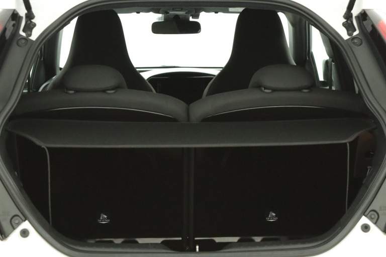 Toyota Aygo X - 1.0 VVT-i S-CVT first 23