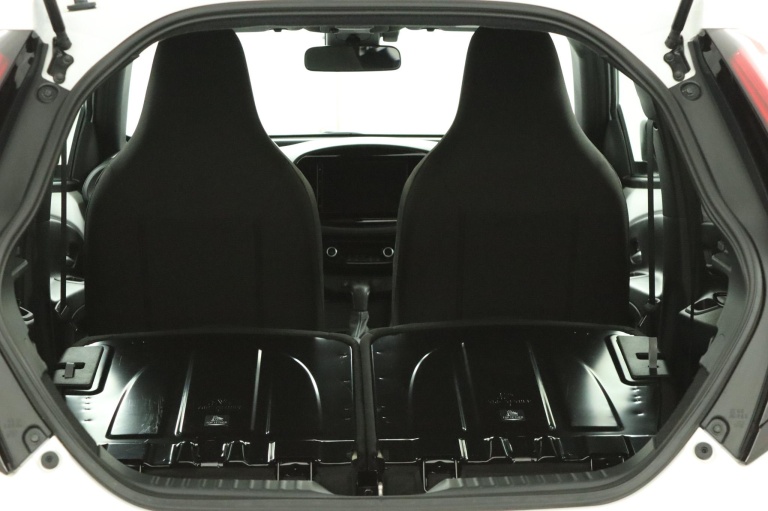 Toyota Aygo X - 1.0 VVT-i S-CVT first 26