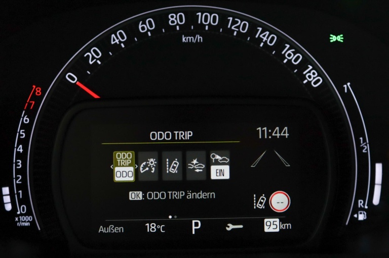 Toyota Aygo X - 1.0 VVT-i S-CVT first 6