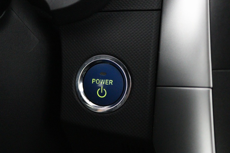 Toyota Auris - 1.8 Full Hybrid Aspiration 36
