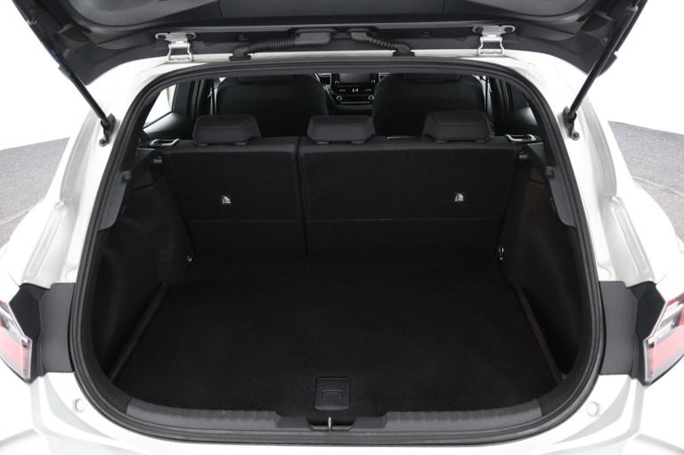 Toyota Corolla - 1.8 Hybrid  5 DRS Hatchback 24