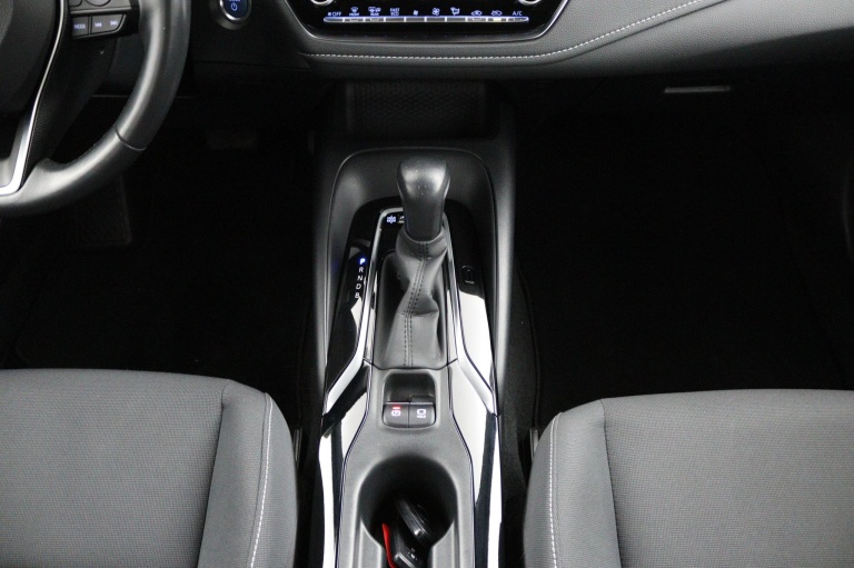 Toyota Corolla - 1.8 Hybrid  5 DRS Hatchback 27