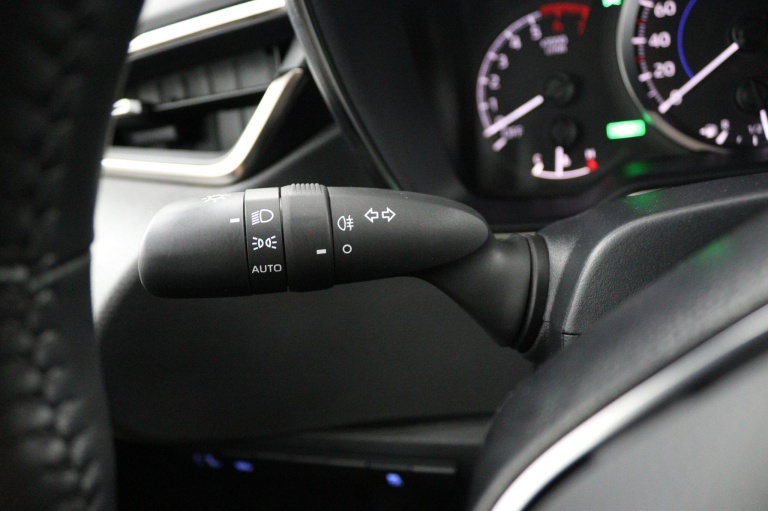 Toyota Corolla - 1.8 Hybrid  5 DRS Hatchback 30
