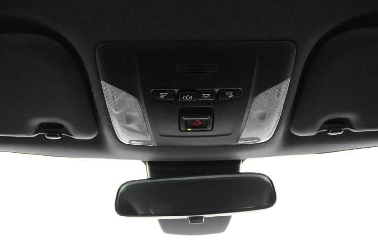 Toyota Corolla - 1.8 Hybrid  5 DRS Hatchback 32