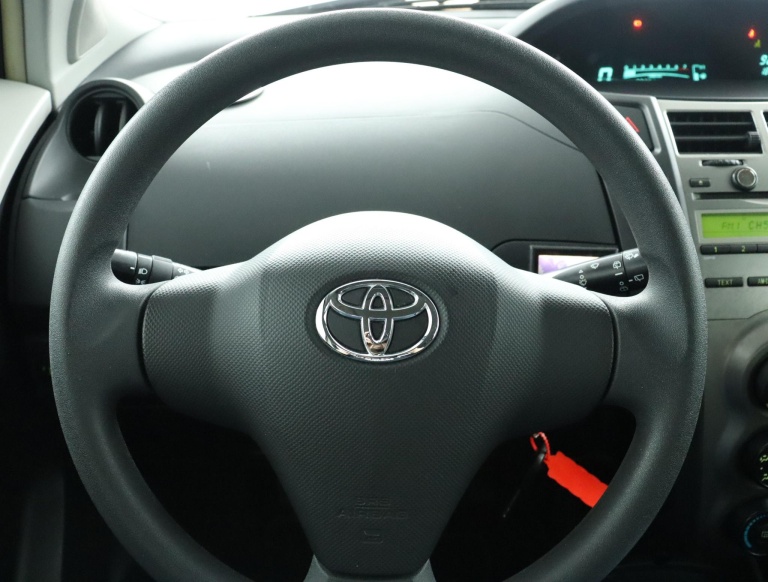 Toyota Yaris - 1.0 VVTi Acces 17