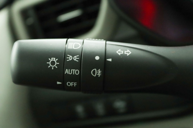 Suzuki Swift - 1.2 Style Smart Hybrid 33