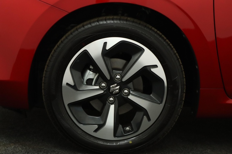 Suzuki Swift - 1.2 Style Smart Hybrid 40