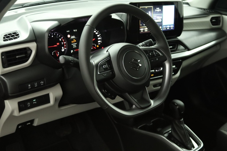 Suzuki Swift - 1.2 Style Smart Hybrid 57
