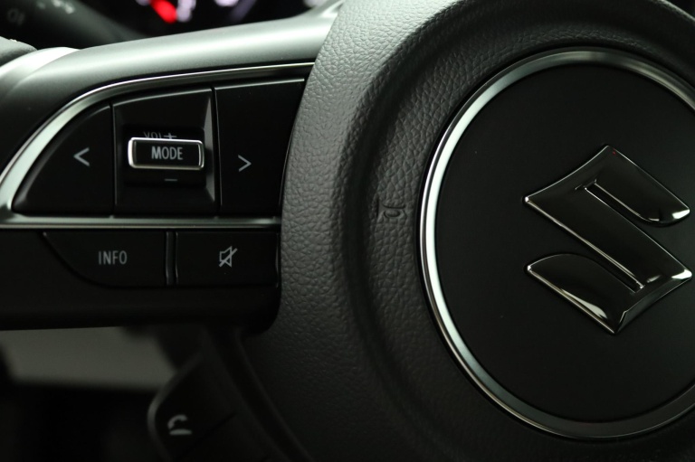Suzuki Swift - 1.2 Select Smart Hybrid 19