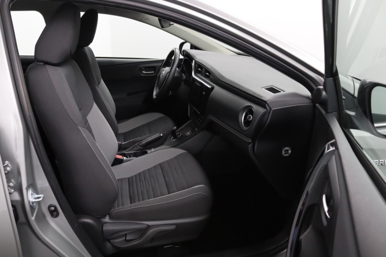 Toyota Auris Touring Sports - 1.8 Hybrid Energy 10