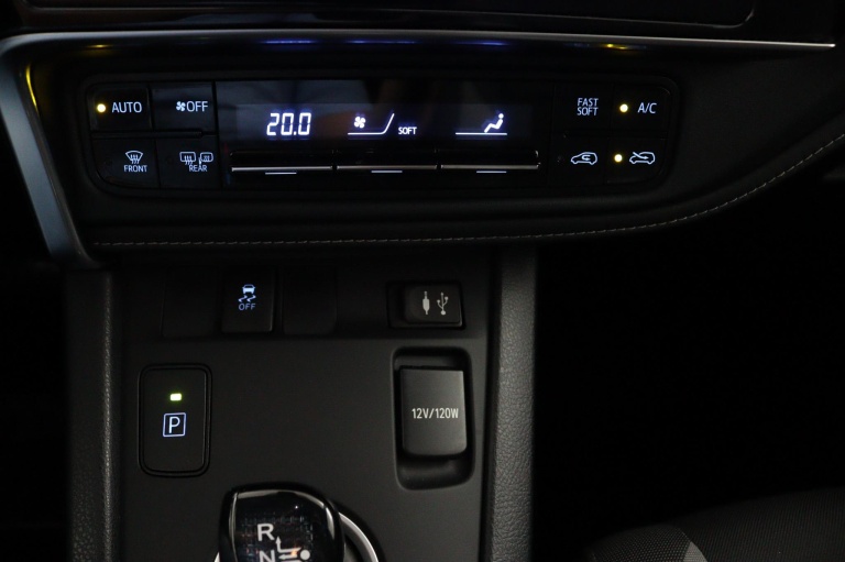 Toyota Auris Touring Sports - 1.8 Hybrid Energy 17