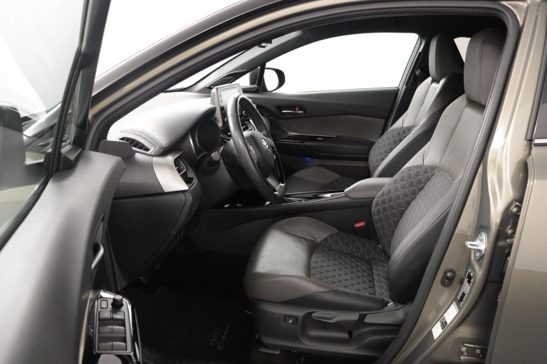 Toyota C-HR - 1.8 Hybrid Executive 16