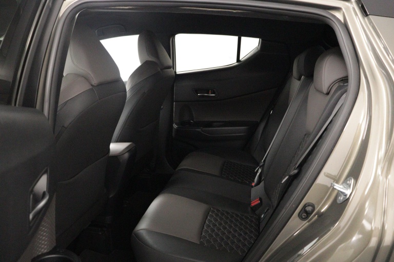 Toyota C-HR - 1.8 Hybrid Executive 17