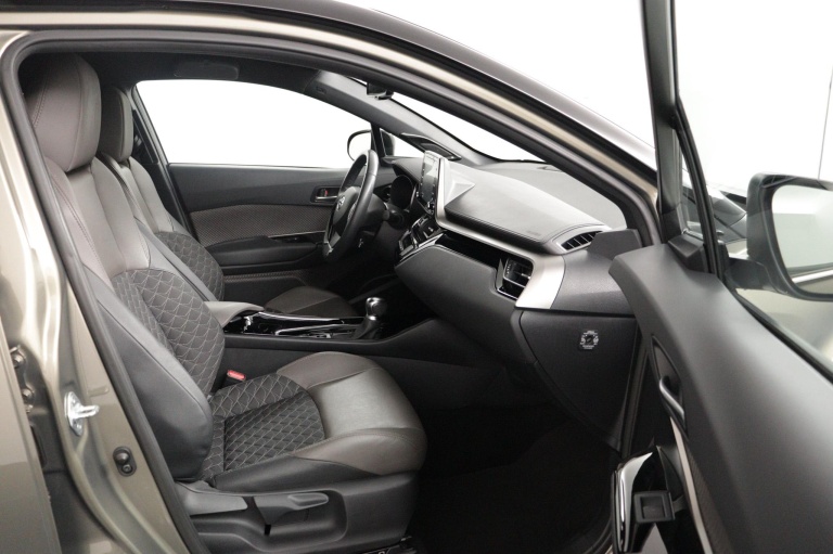 Toyota C-HR - 1.8 Hybrid Executive 19