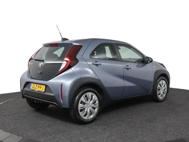 Toyota Aygo X - 1.0 VVT-i MT Play 2