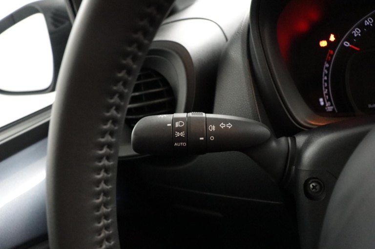 Toyota Aygo X - 1.0 VVT-i MT Play 30