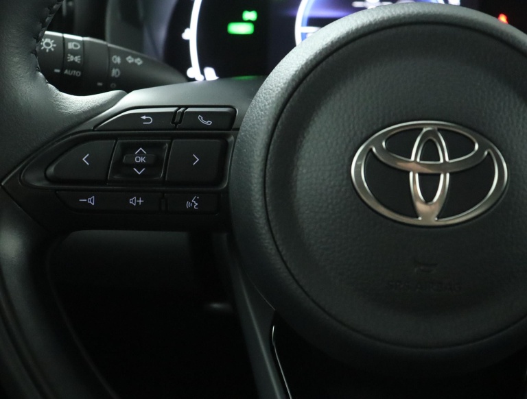 Toyota Yaris - 1.5 Hybrid 115 Dynamic 19