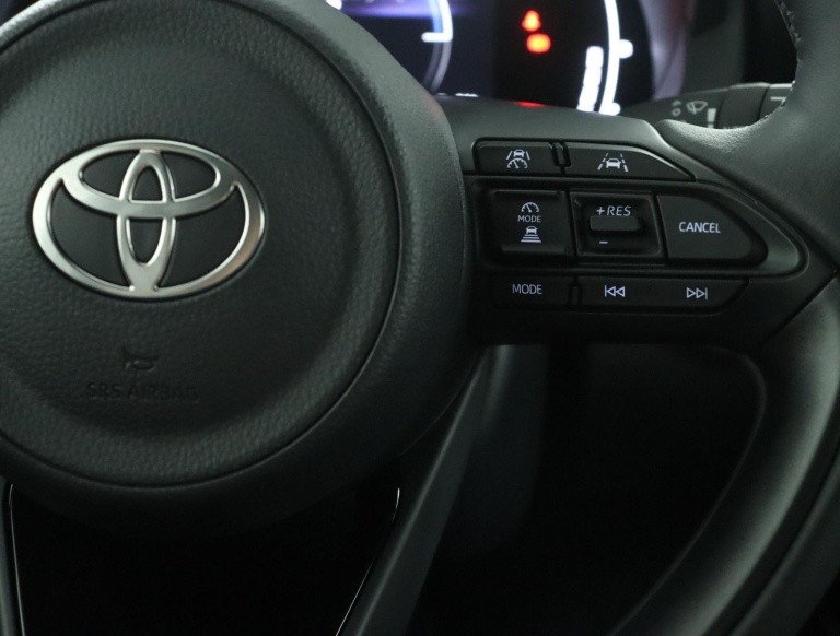 Toyota Yaris - 1.5 Hybrid 115 Dynamic 21