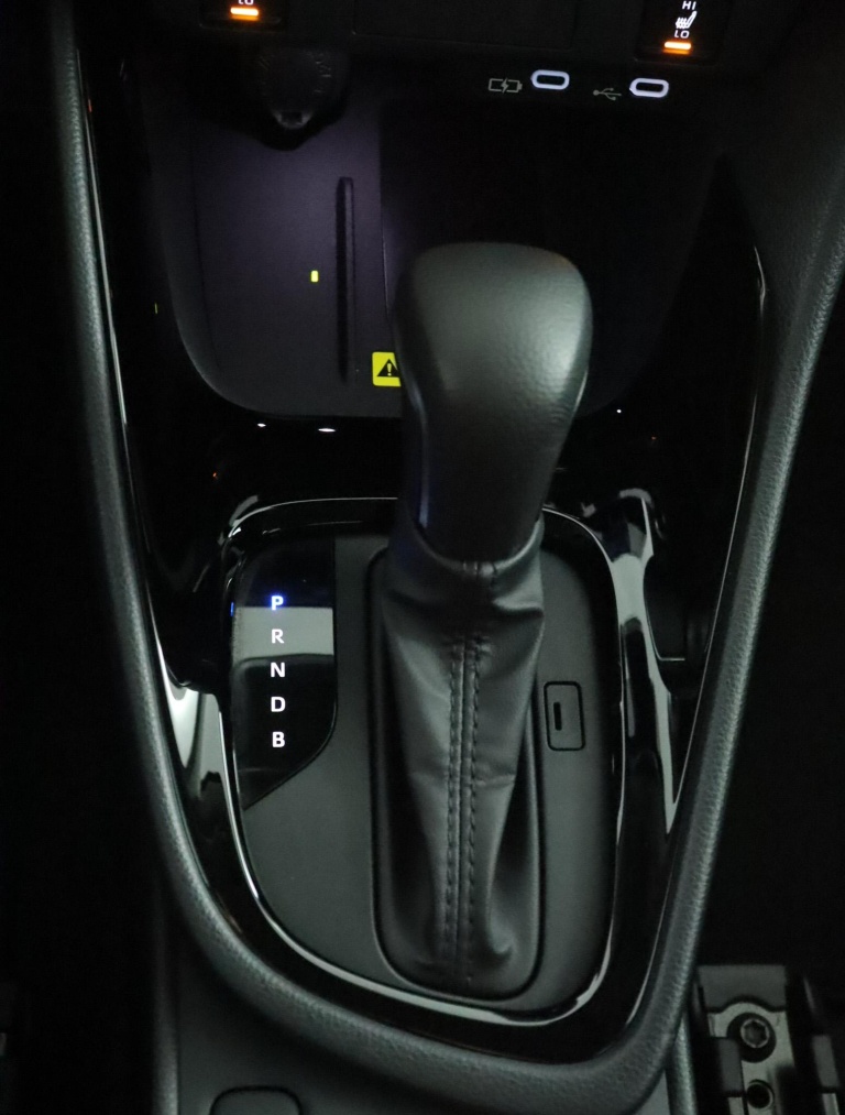 Toyota Yaris - 1.5 Hybrid 115 Dynamic 27