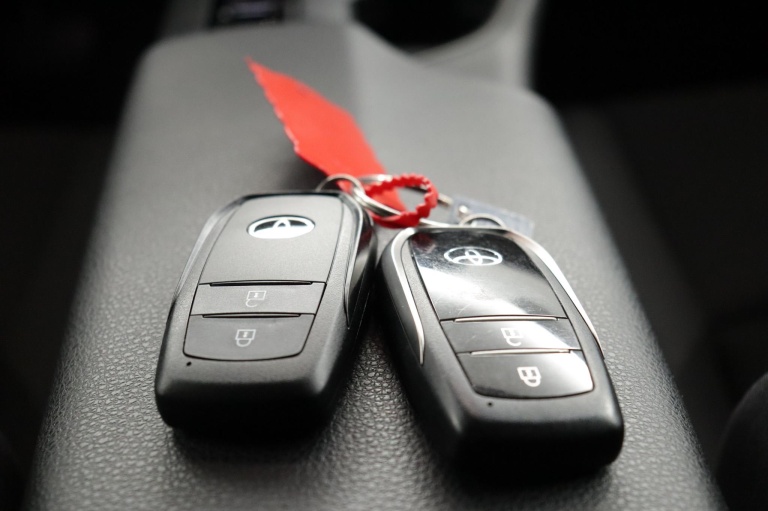 Toyota C-HR - 1.8 Hybrid 140 Dynamic 11