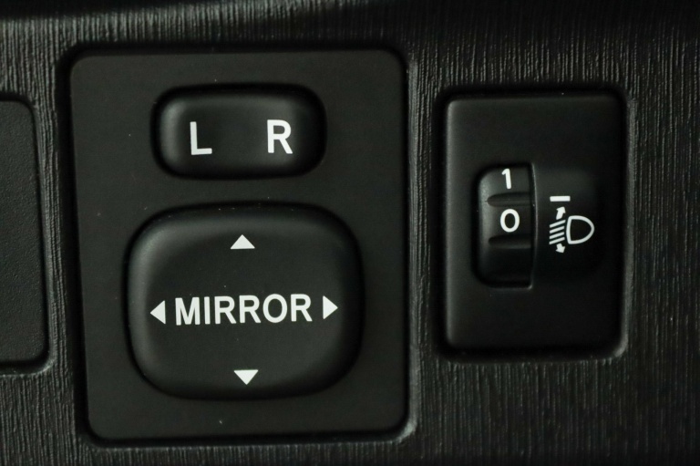 Toyota Yaris - 1.3 VVT-i Aspiration 29