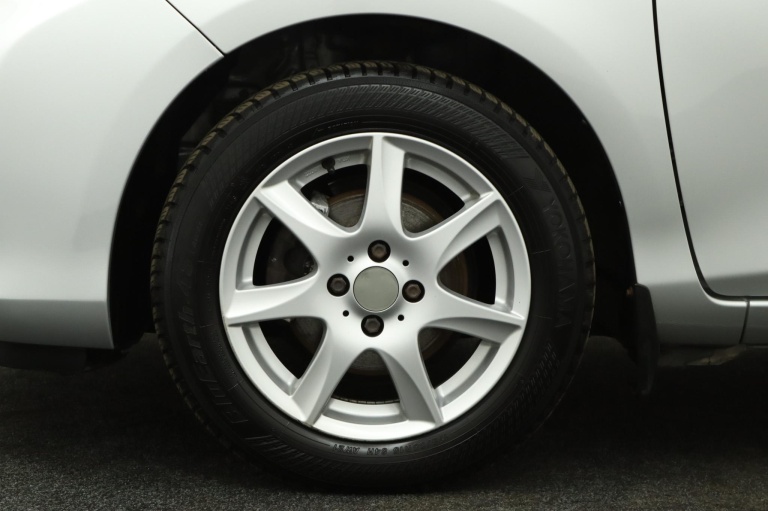 Toyota Yaris - 1.3 VVT-i Aspiration 37
