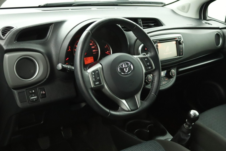 Toyota Yaris - 1.3 VVT-i Aspiration 46