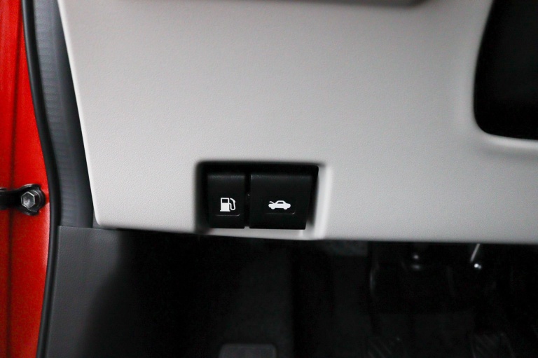 Suzuki Swift - 1.2 Select Smart Hybrid 38
