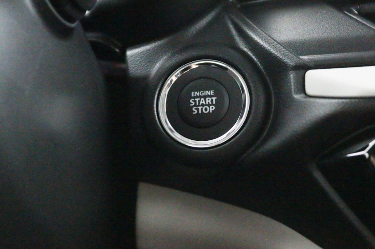 Suzuki Swift - 1.2 Select Smart Hybrid 40