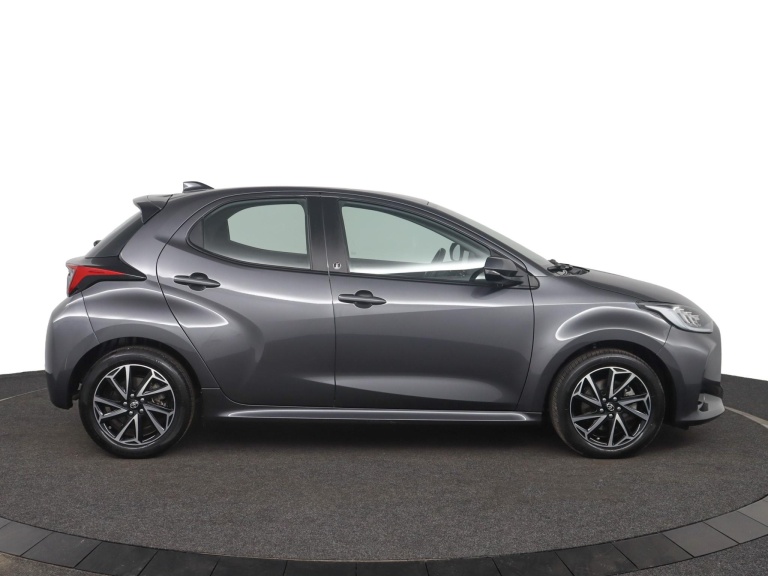 Toyota Yaris - 1.5 Hybrid Dynamic 13