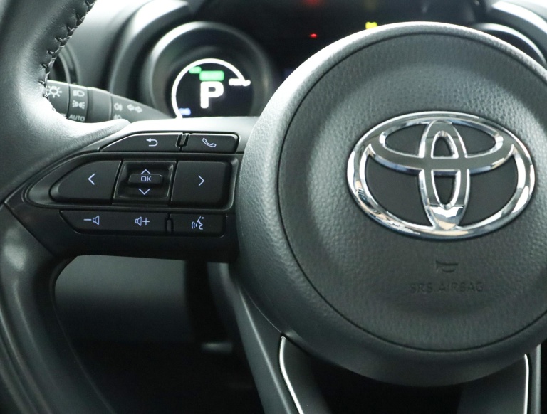 Toyota Yaris - 1.5 Hybrid Dynamic 19
