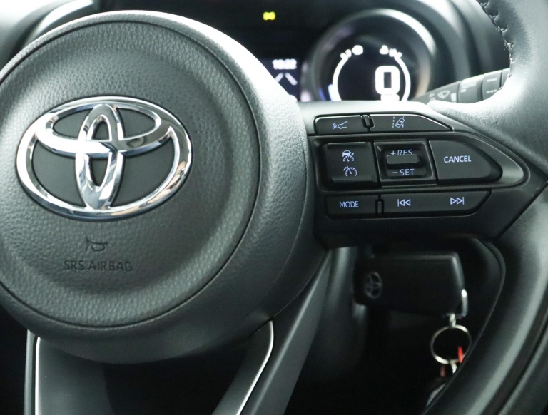Toyota Yaris - 1.5 Hybrid Dynamic 21